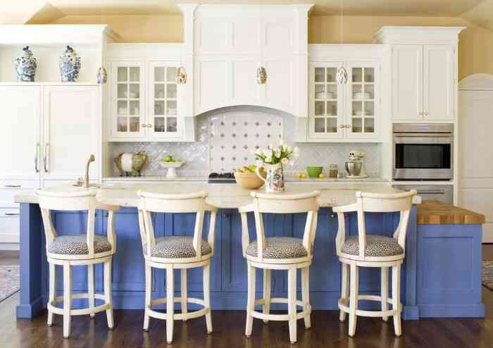 Сине-белая кухня